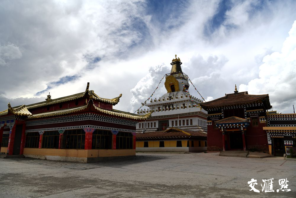 A scenic view of Aba Dazangsi
