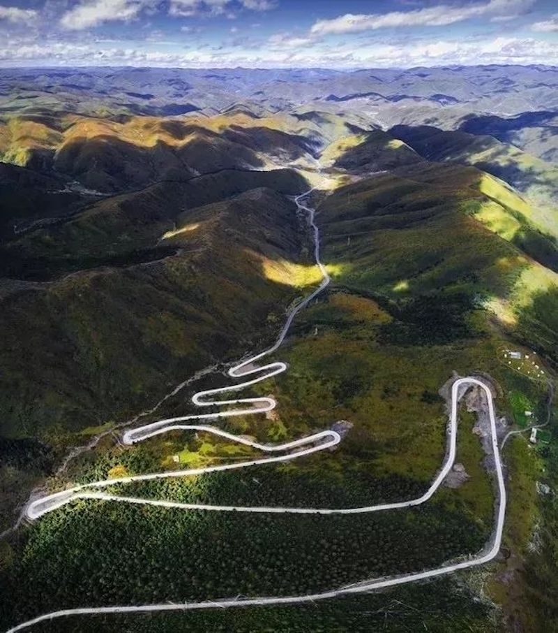 A scenic view of Aba Zengdaguan Diao