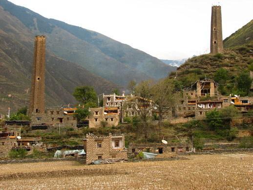 A scenic view of Aba Zhibo Diaolou