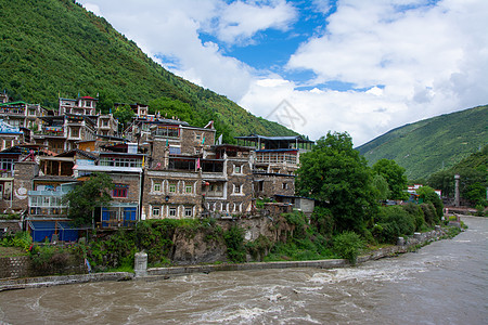A scenic view of Aba Zhibo Diaolou