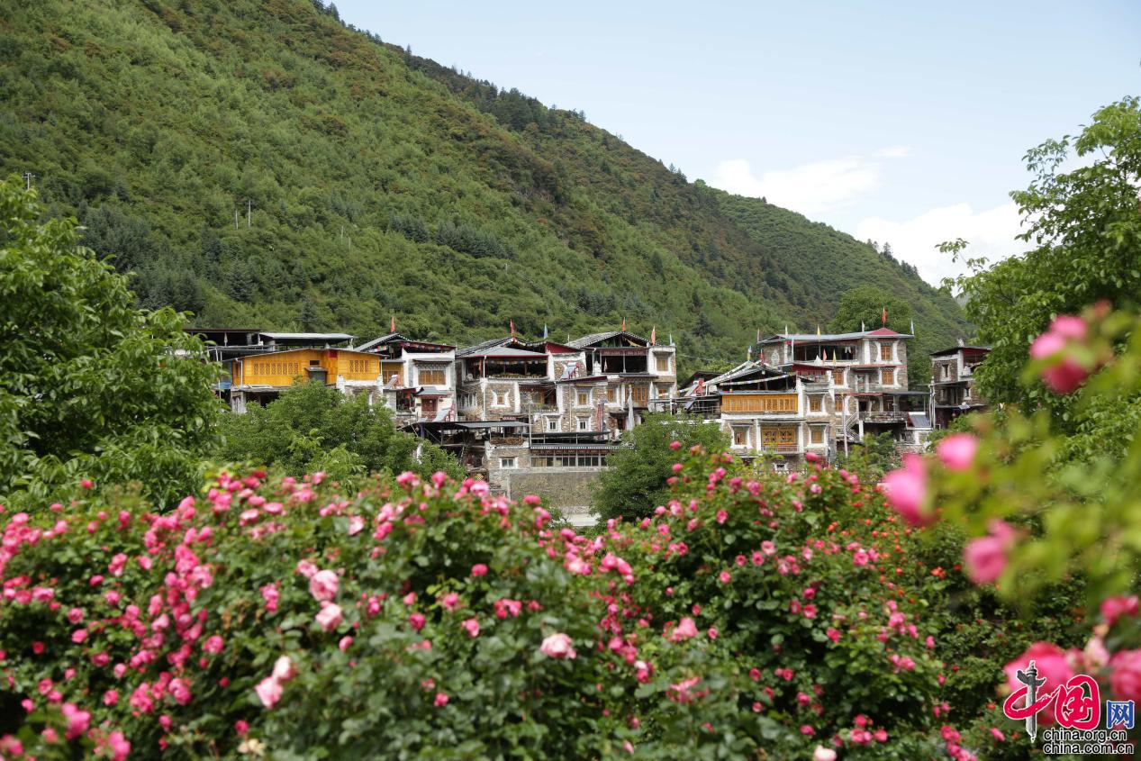A scenic view of Aba Zhuokeji Tusi Guanzhai