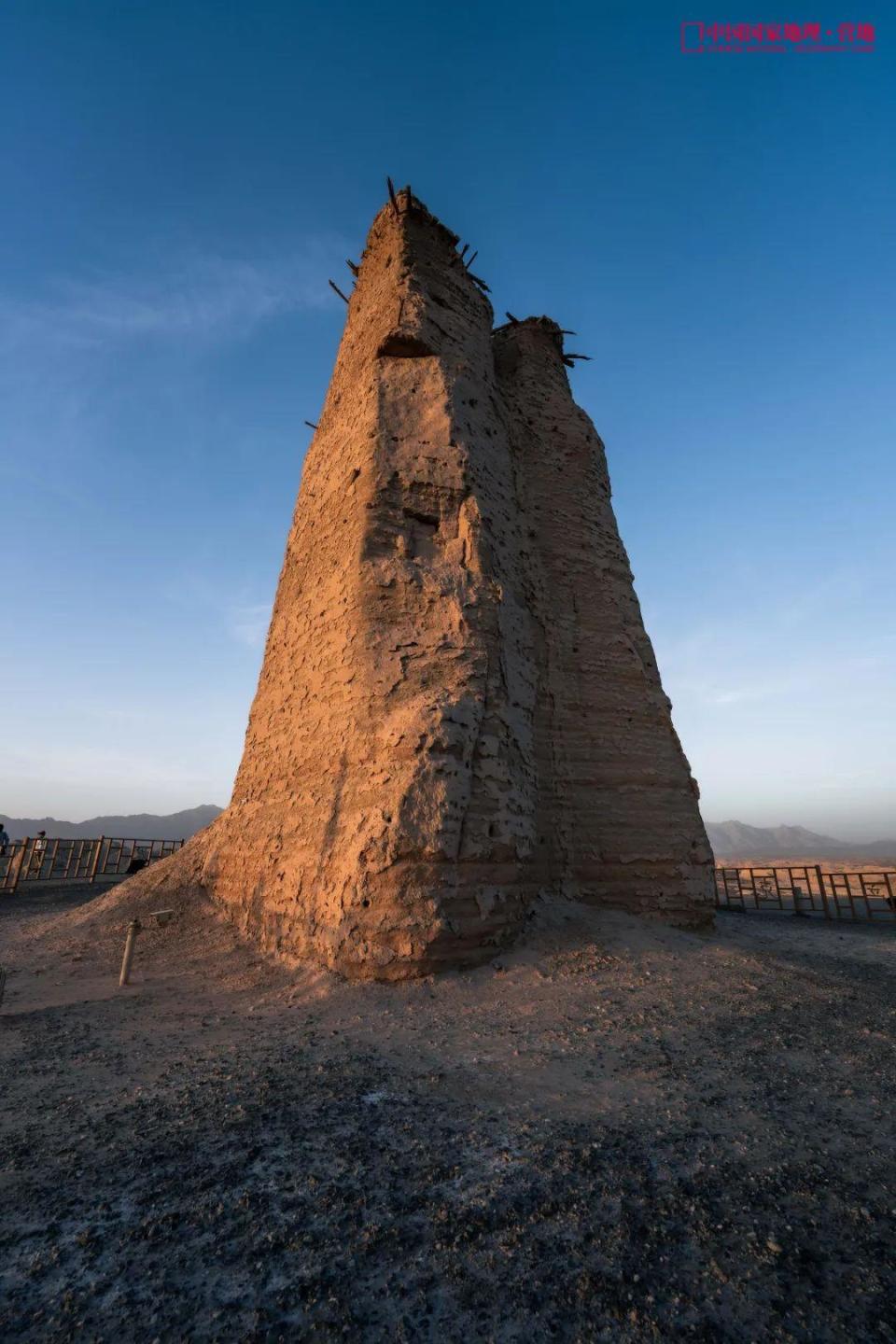 A scenic view of Aksu Kesile Tage Fosi Yizhi