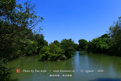 A scenic view of Aksu Wushi Tuer He Xiahe Tuer Yizhi