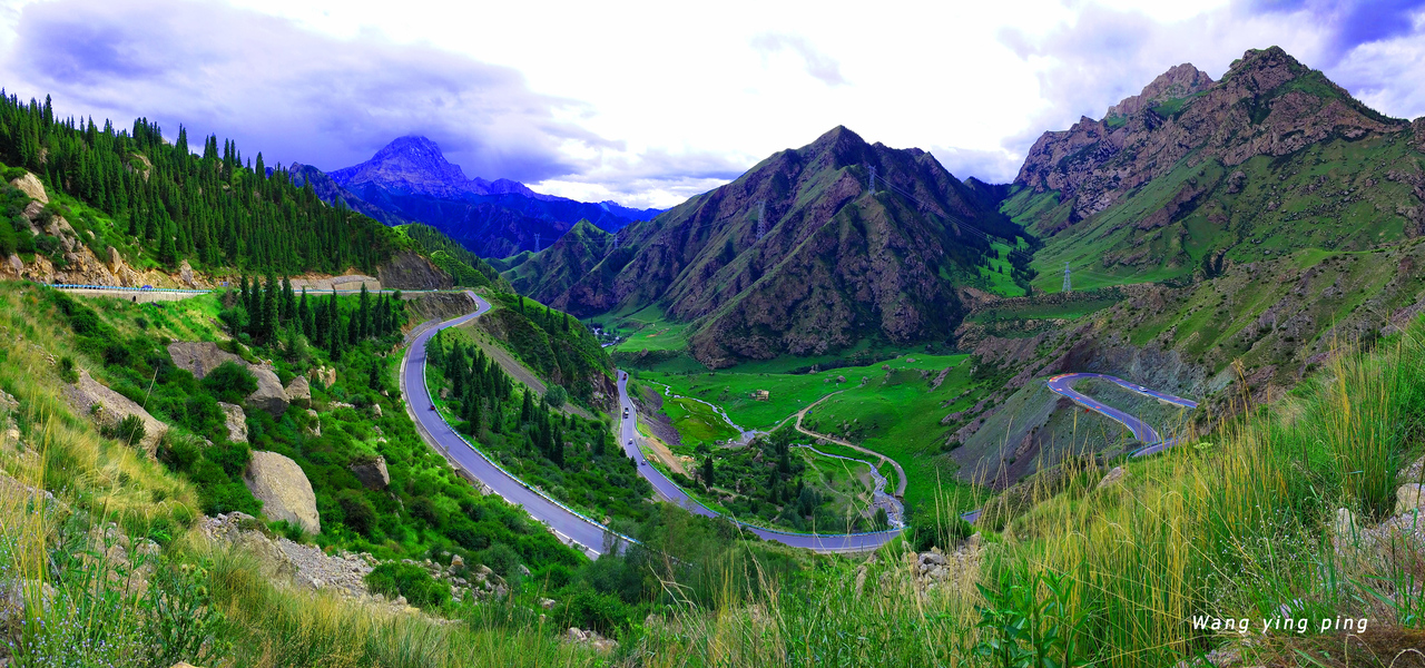 A scenic view of Aksu Wushi Tuer He Xiahe Tuer Yizhi