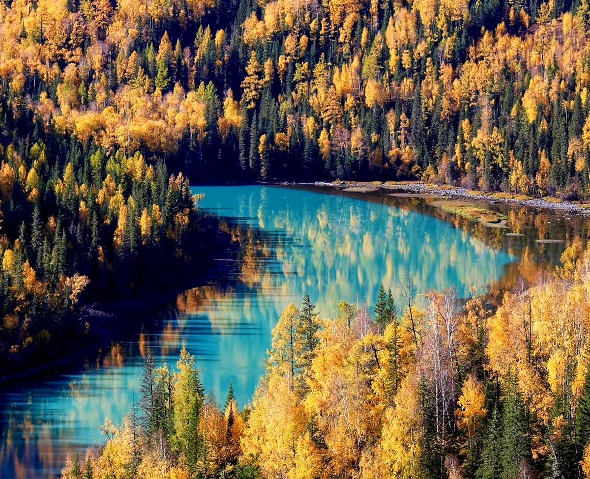 A scenic view of Altay Da Kanasi Jingqu Muzangqun