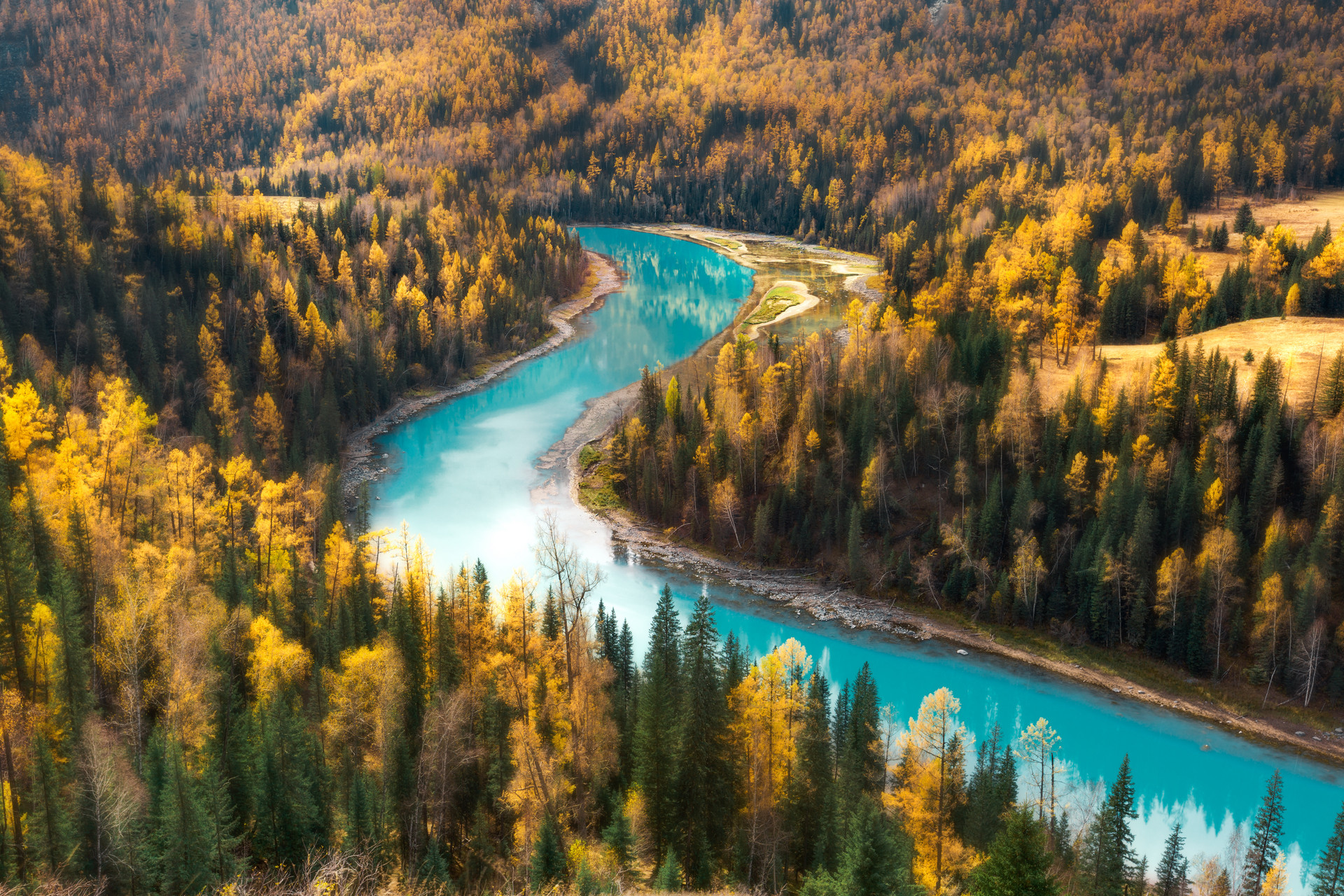 A scenic view of Altay Da Kanasi Jingqu Muzangqun