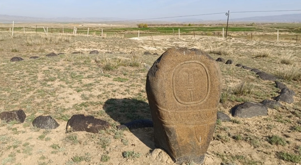 A scenic view of Altay Qiemuerqieke Shiren Ji Shiguan Muqun