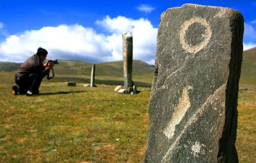 A scenic view of Altay Sanhai Zi Muzang Ji Lushi