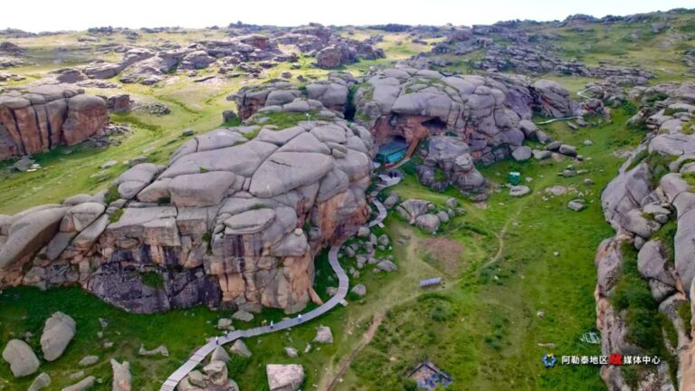 Experience the Serenity of Altay Tongtiandong Yizhi: A Journey Through Xinjiang’s Breathtaking Landscapes