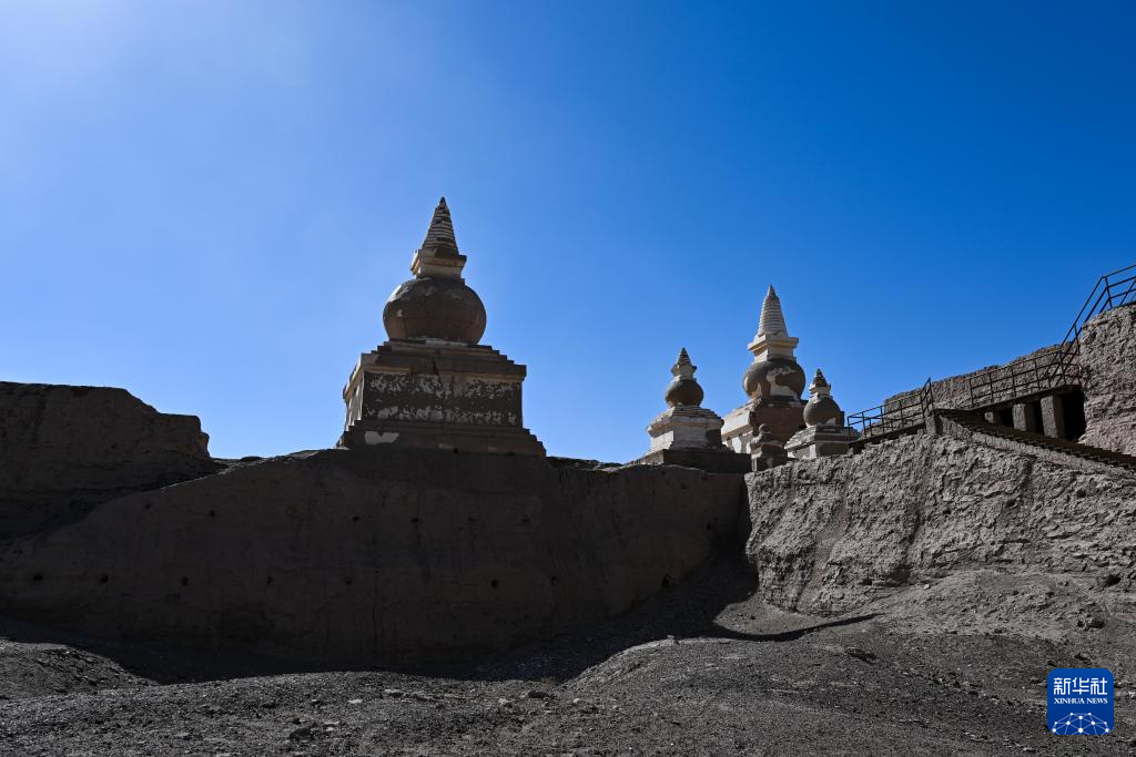 A scenic view of Alxa Juyanyizhi