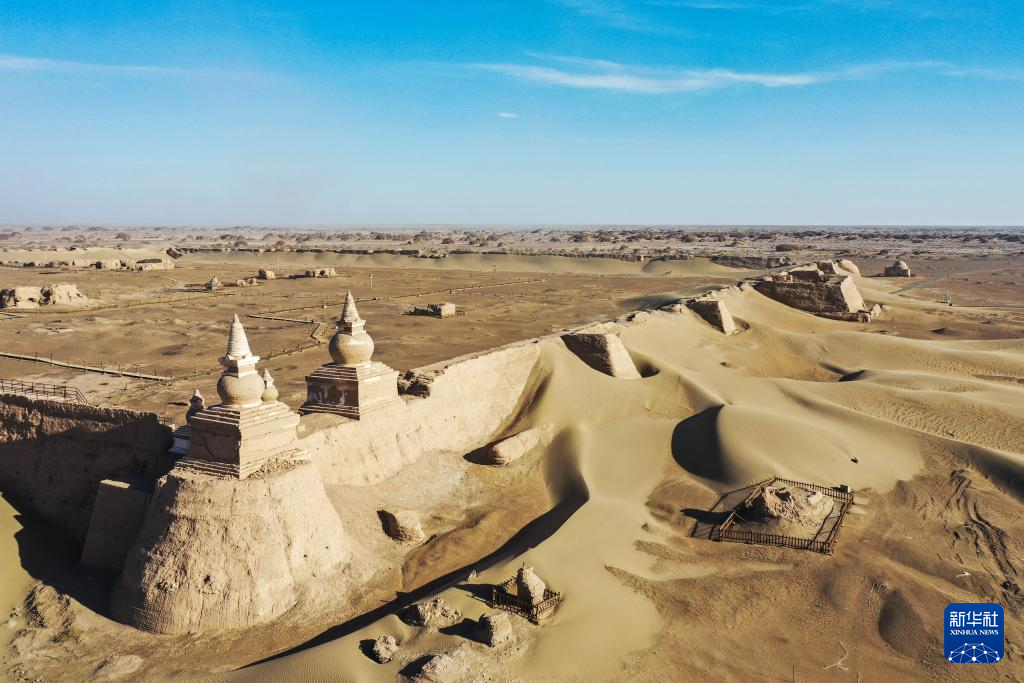 A scenic view of Alxa Juyanyizhi