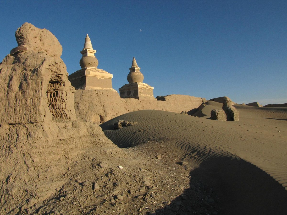 A scenic view of Alxa Juyanyizhi