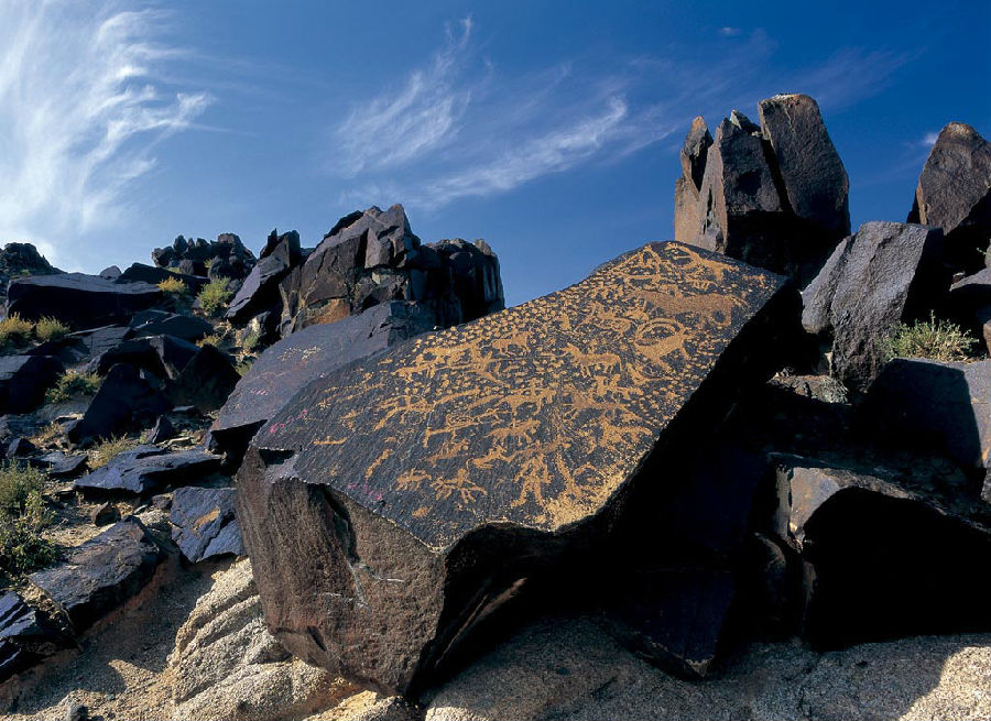A scenic view of Alxa Mandelashanyanhuaqun