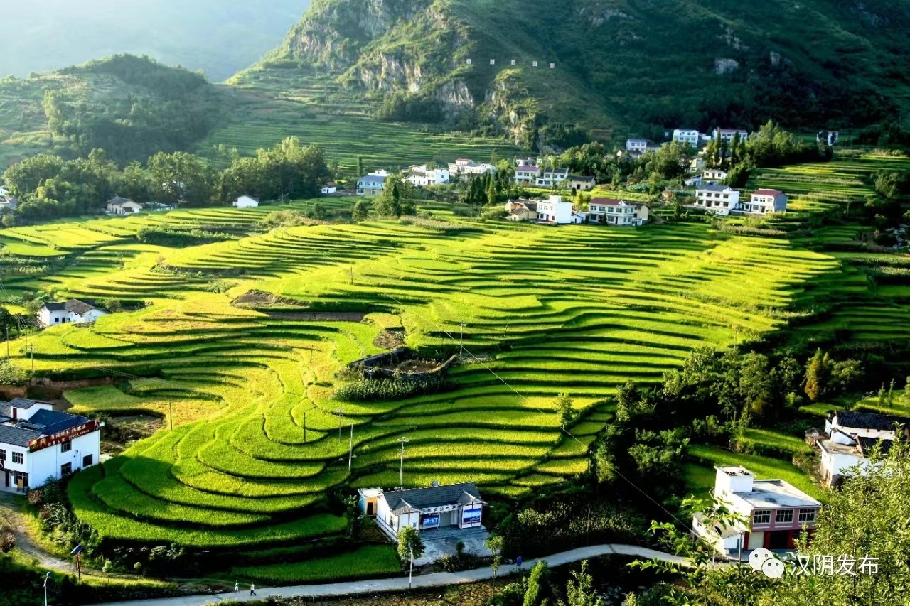 A scenic view of Ankang Fengyan Terraced Fields