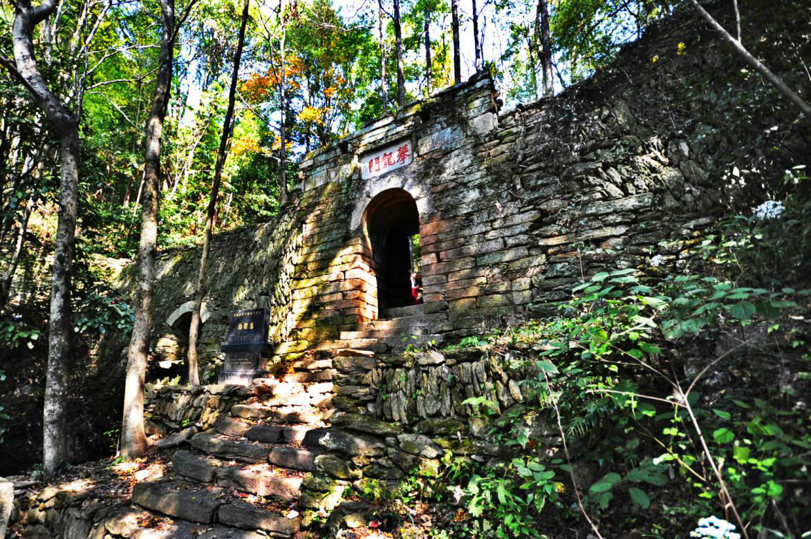 A scenic view of Anqing Baiyazhai