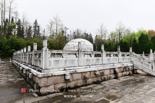 A scenic view of Anqing Chenduxiu Mu