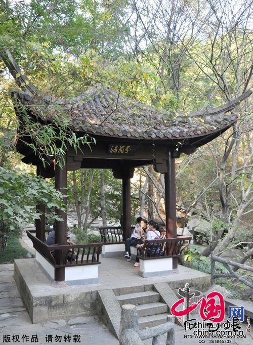 A scenic view of Anqing Tianzhushan Shangu Liuchuan Moya Shike