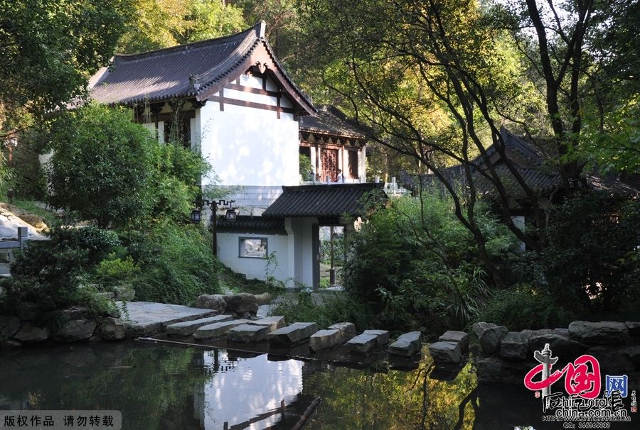 A scenic view of Anqing Tianzhushan Shangu Liuchuan Moya Shike