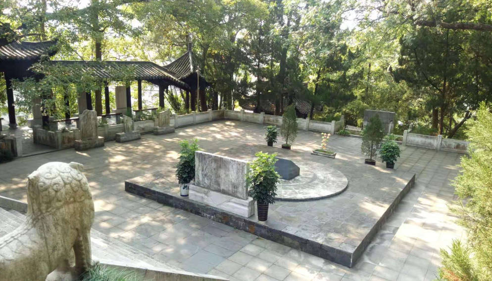 A scenic view of Anqing Yezhai Kangri Zhenwang Jiangshi Gongmu