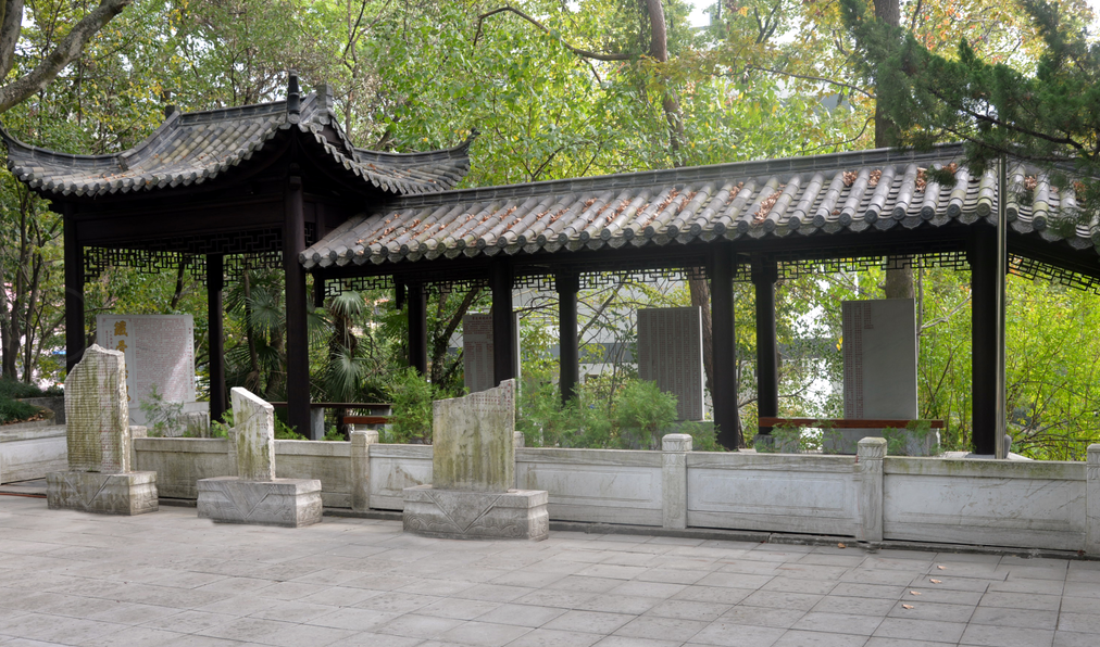 A scenic view of Anqing Yezhai Kangri Zhenwang Jiangshi Gongmu