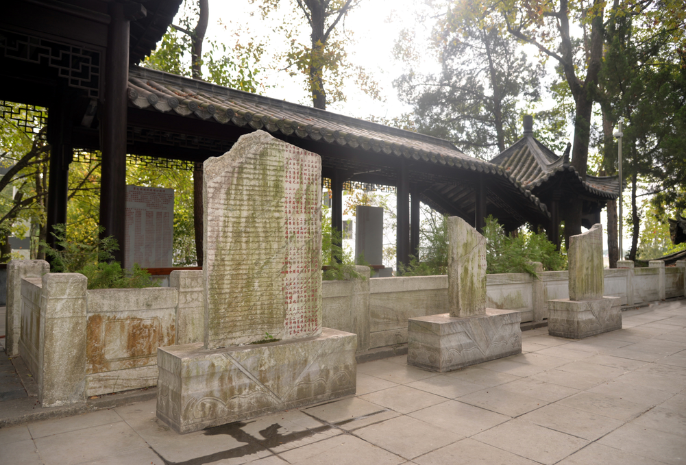 A scenic view of Anqing Yezhai Kangri Zhenwang Jiangshi Gongmu