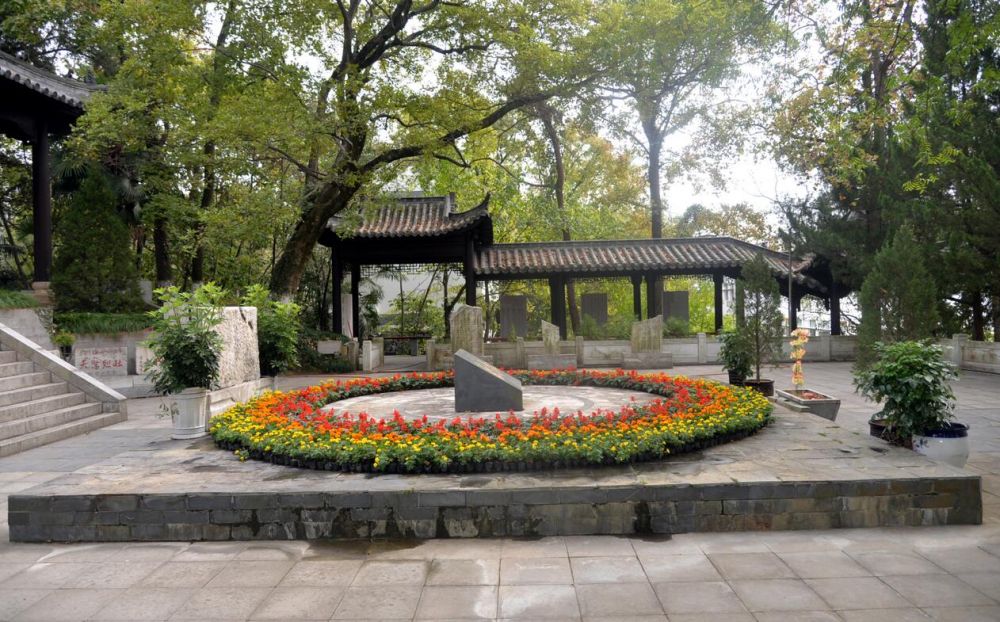 A scenic view of Anqing Yezhai Kangri Zhenwang Jiangshi Gongmu
