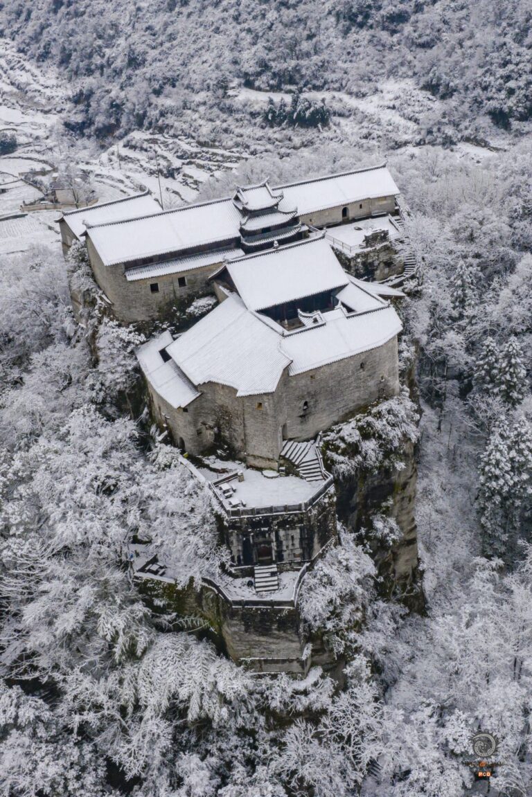 Exploring Anshun Tiantaishan Wulongsi: A Journey Through Nature and Spirituality