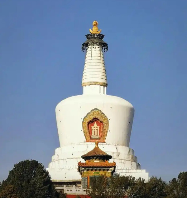A scenic view of Baicheng Shuangta Yizhi