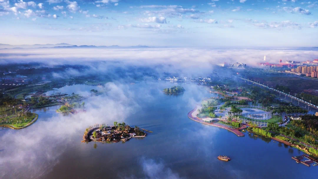 A scenic view of Baishan Yalujiang Shangyou Jishi Muqun