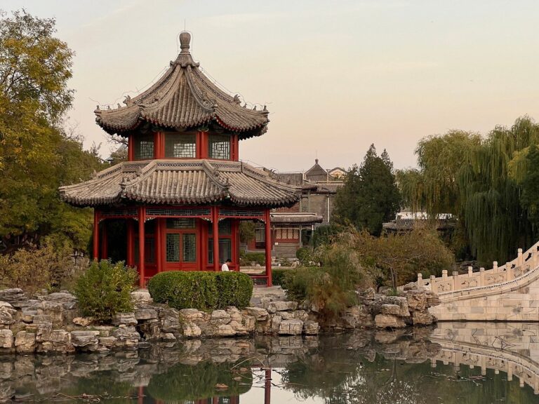 Baoding Ancient Lotus Pond: The Perfect Escape for Nature Lovers in Hebei