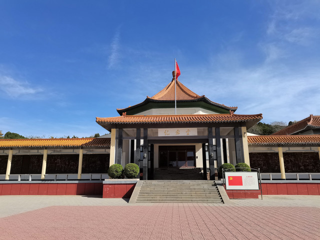 A scenic view of Baoding Bahui Temple Sutra Carvings