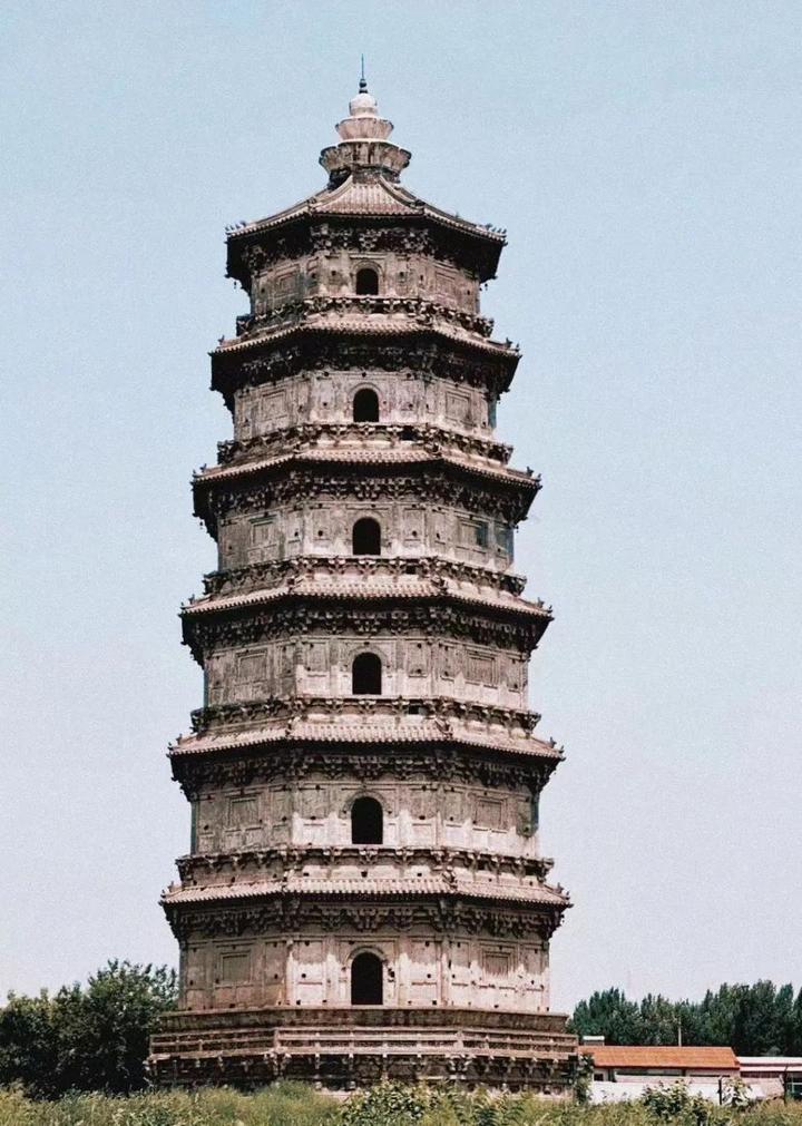 A scenic view of Baoding Dadao Guan Yuhuang Hall