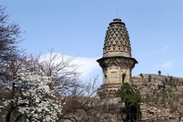 A scenic view of Baoding Qinghua Temple Flower Pagoda