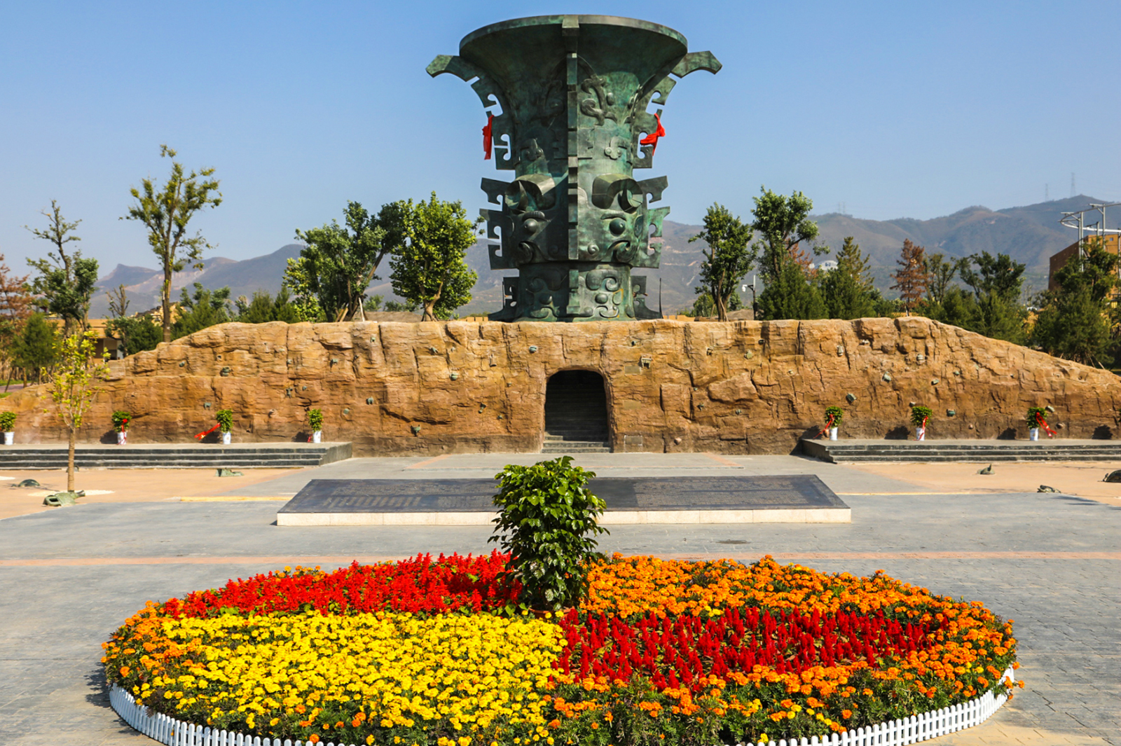 A scenic view of Baoji Fenghuangshan Site