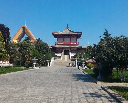 A scenic view of Baoji Fufeng Chenghuang Temple