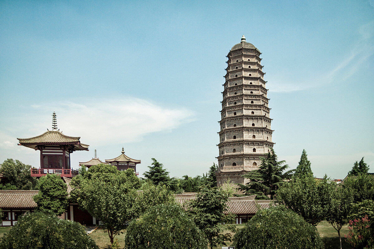 A scenic view of Baoji Jingguang Temple Pagoda