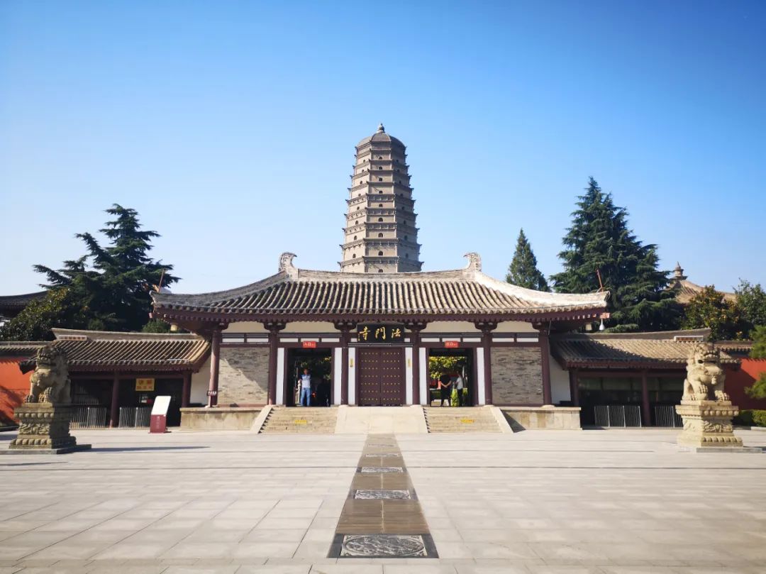 A scenic view of Baoji Jingguang Temple Pagoda