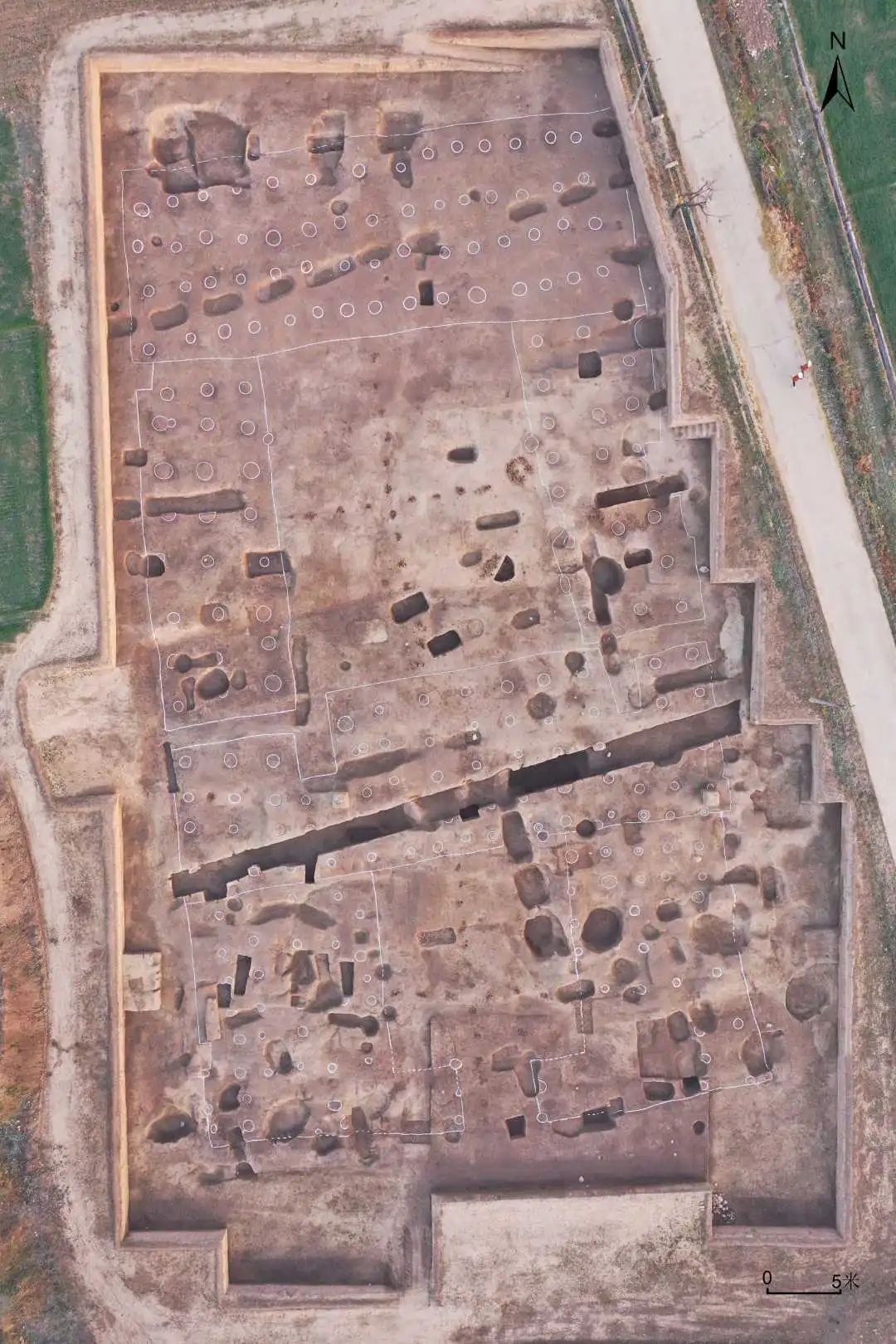 A scenic view of Baoji Yijiabao Site