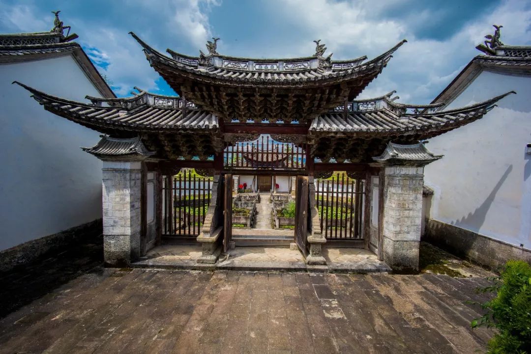 A scenic view of Baoshan Qiluo Wenchanggong