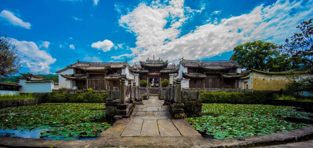 A scenic view of Baoshan Qiluo Wenchanggong