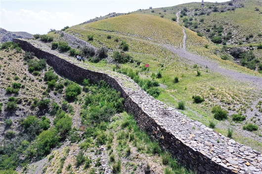 A scenic view of Baotou Guyangqinchangchengyizhi