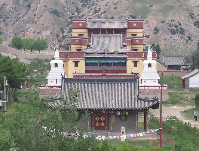 A scenic view of Baotou Machichengzhihezhaowanmuqun