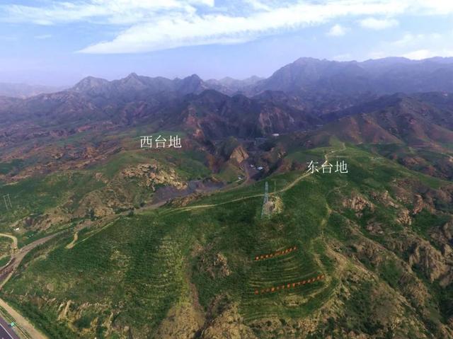 A scenic view of Baotou Machichengzhihezhaowanmuqun