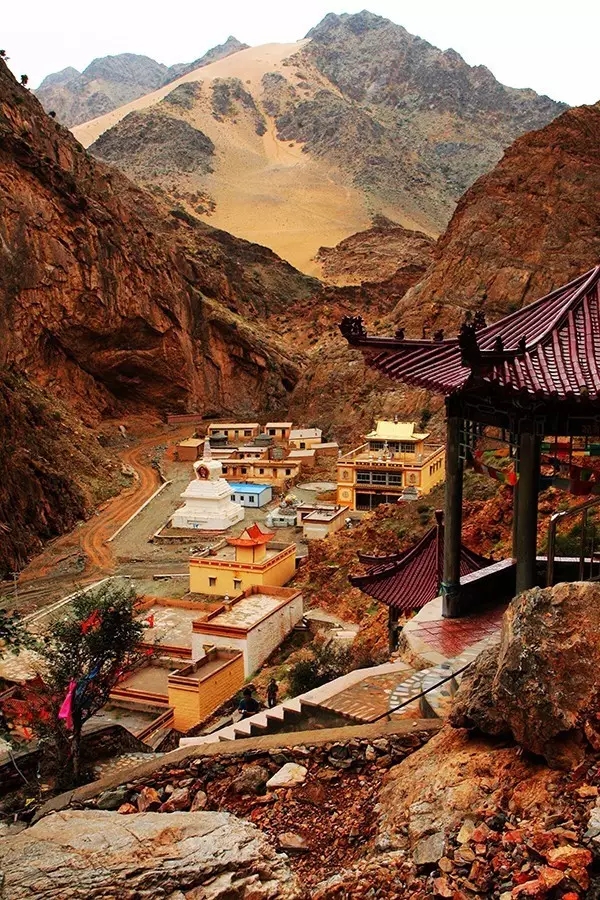 A scenic view of Bayannur Xinhureguchengzhi