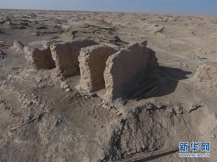A scenic view of Bayingolin Loulan Gucheng Yizhi