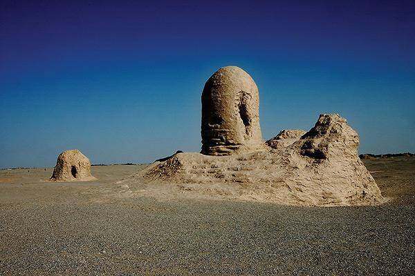 A scenic view of Bayingolin Zhagunluke Gumuqun
