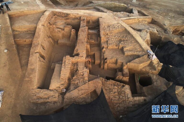 Experience the Rich Culture and History of Bayingolin Zhuoerkute Gucheng Yizhi in Xinjiang