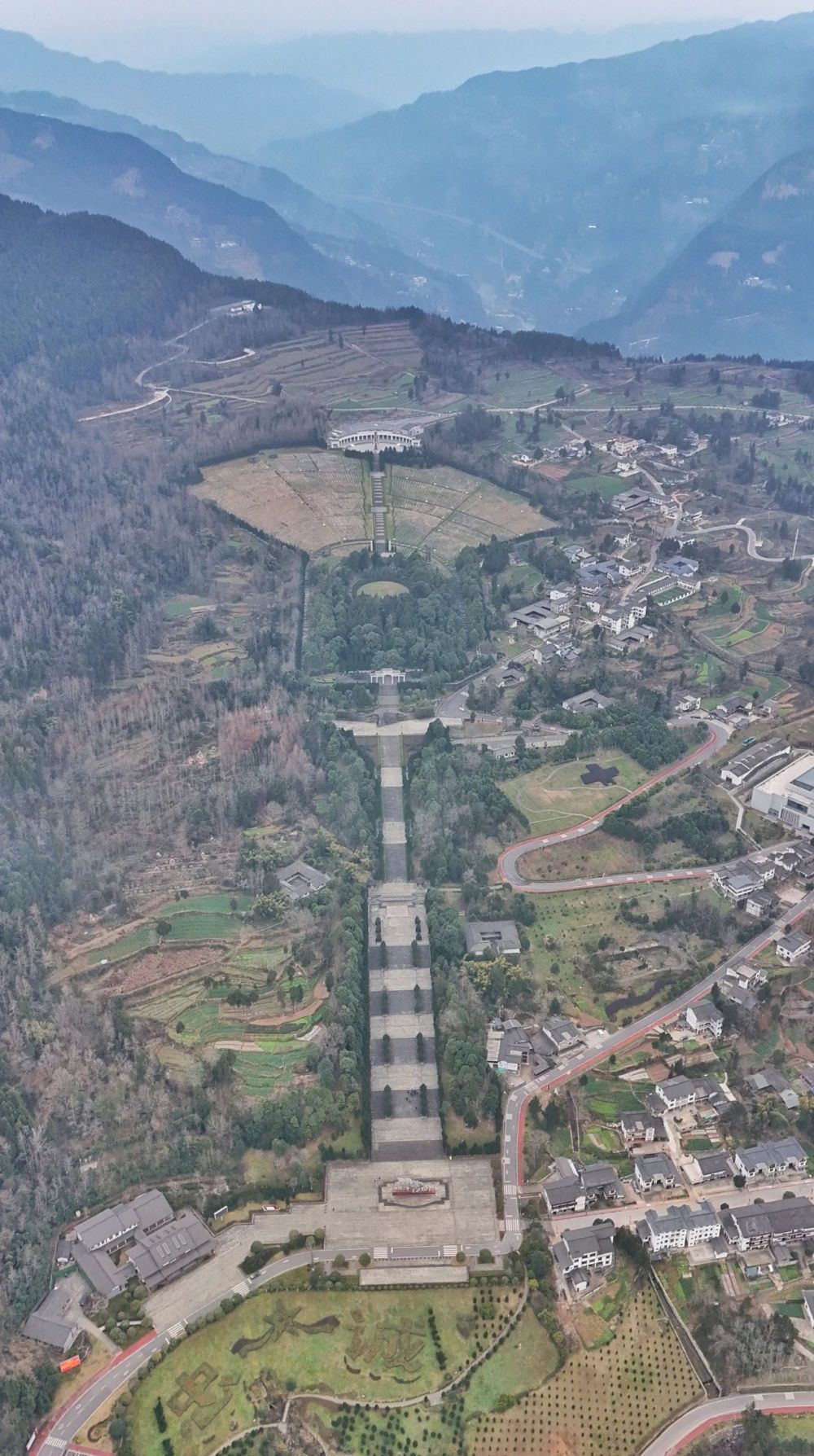 A scenic view of Bazhong Tongjiang Hongjun Shike Biaoyuqun