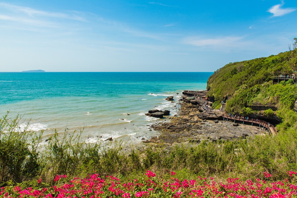 A scenic view of Beihai Huiaiqiao
