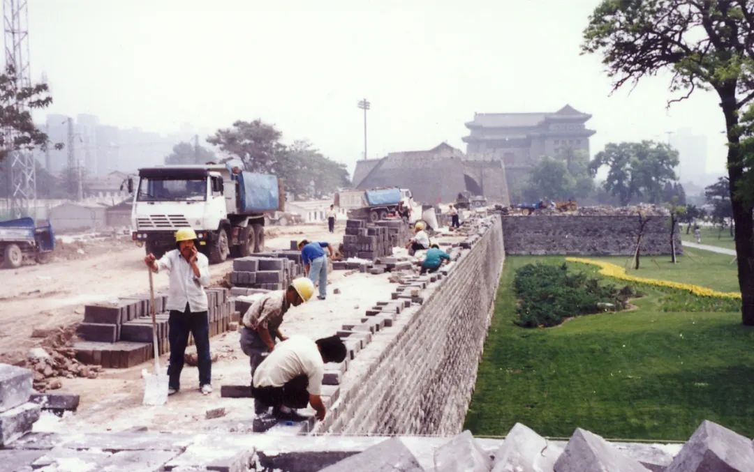 A scenic view of Beijing Dongcheng Ming Beijingcheng Chengqiang Yicun
